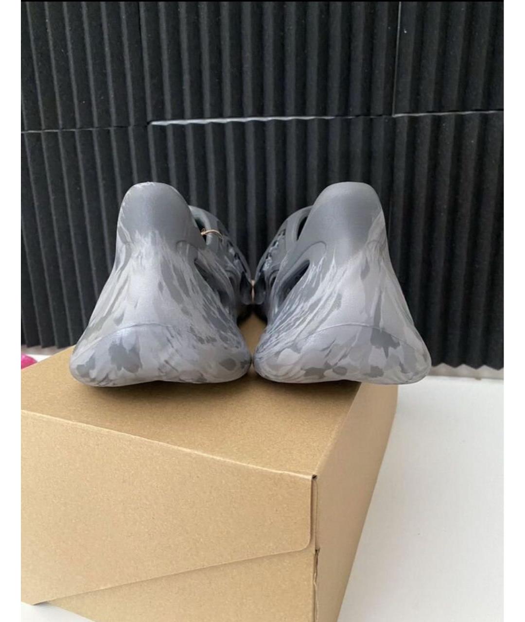ADIDAS YEEZY Антрацитовые резиновые шлепанцы, фото 2