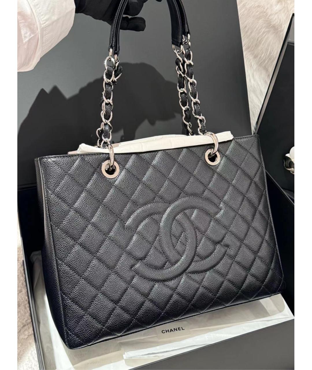 CHANEL Черная кожаная сумка тоут, фото 2