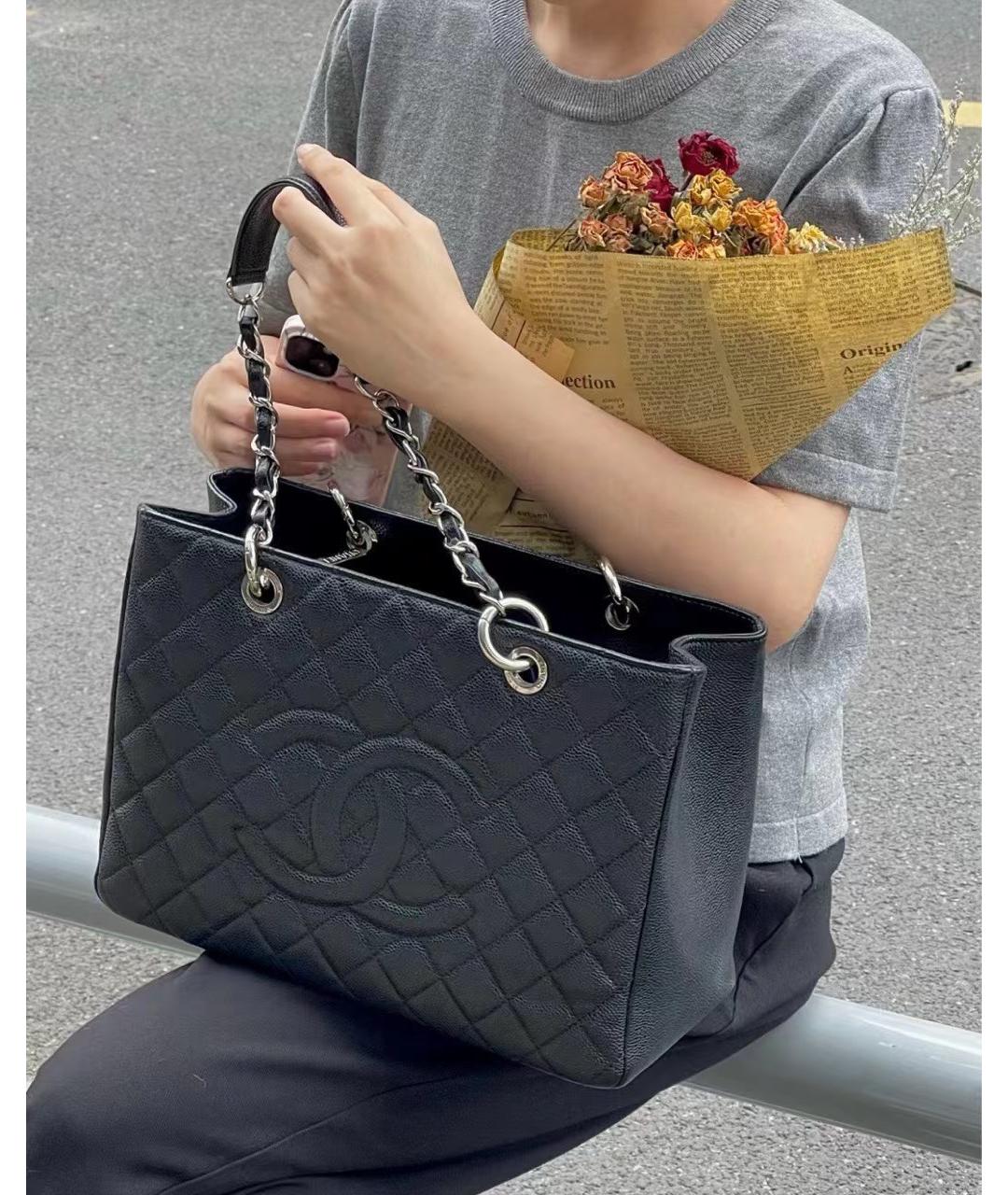 CHANEL Черная кожаная сумка тоут, фото 9