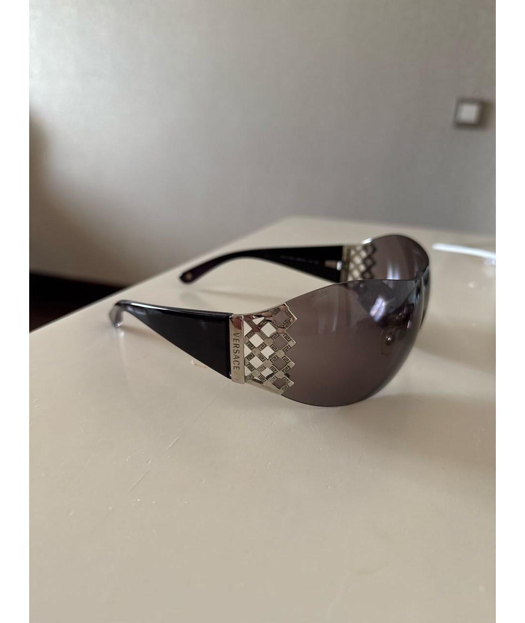 VERSACE Черные пластиковые солнцезащитные очки, фото 2