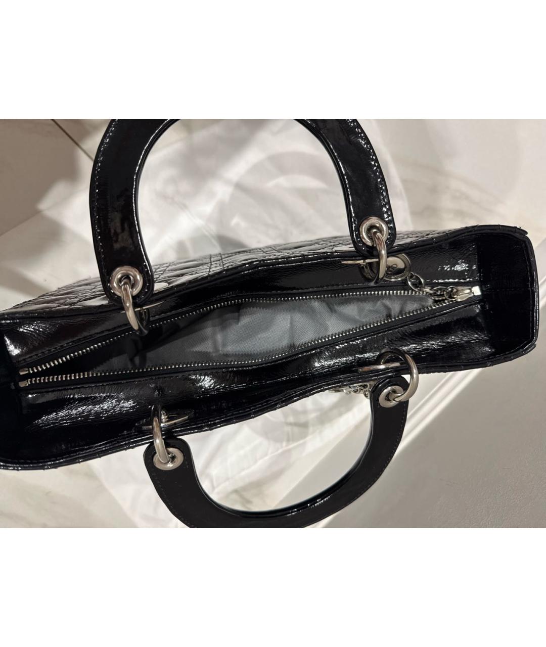 CHRISTIAN DIOR Черная сумка с короткими ручками из лакированной кожи, фото 5