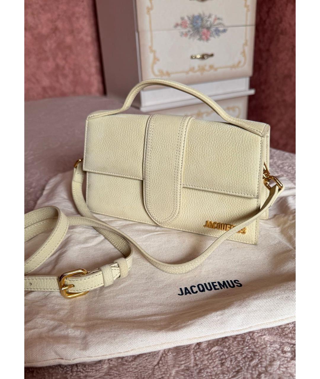 JACQUEMUS Бежевая замшевая сумка с короткими ручками, фото 6