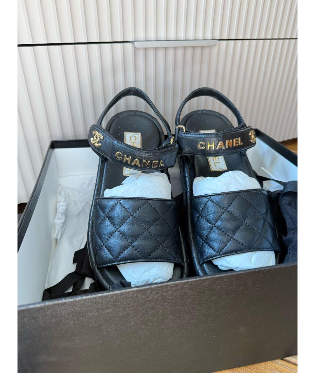CHANEL Черные кожаные сандалии, фото 5