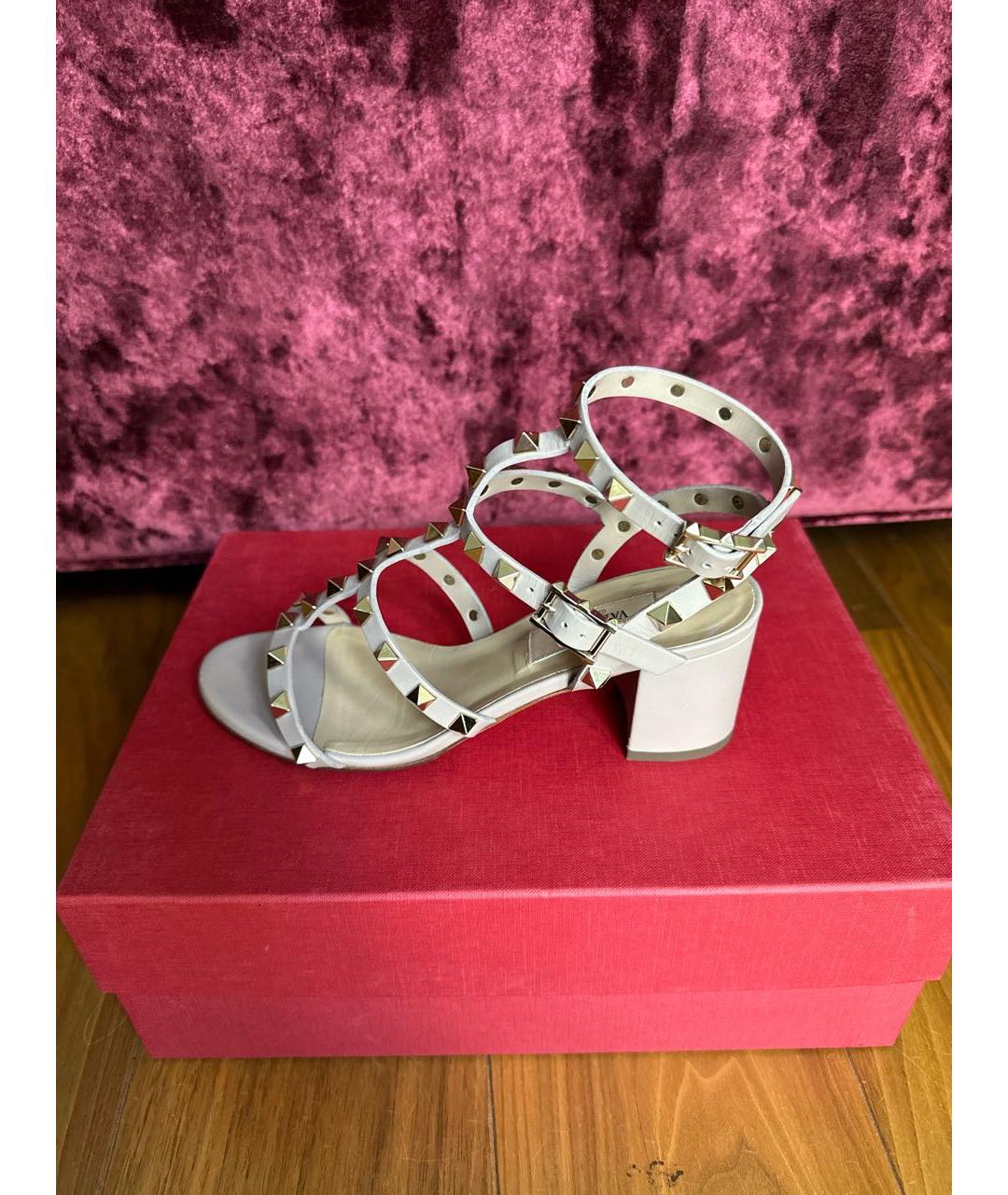 VALENTINO Бежевые кожаные босоножки, фото 7
