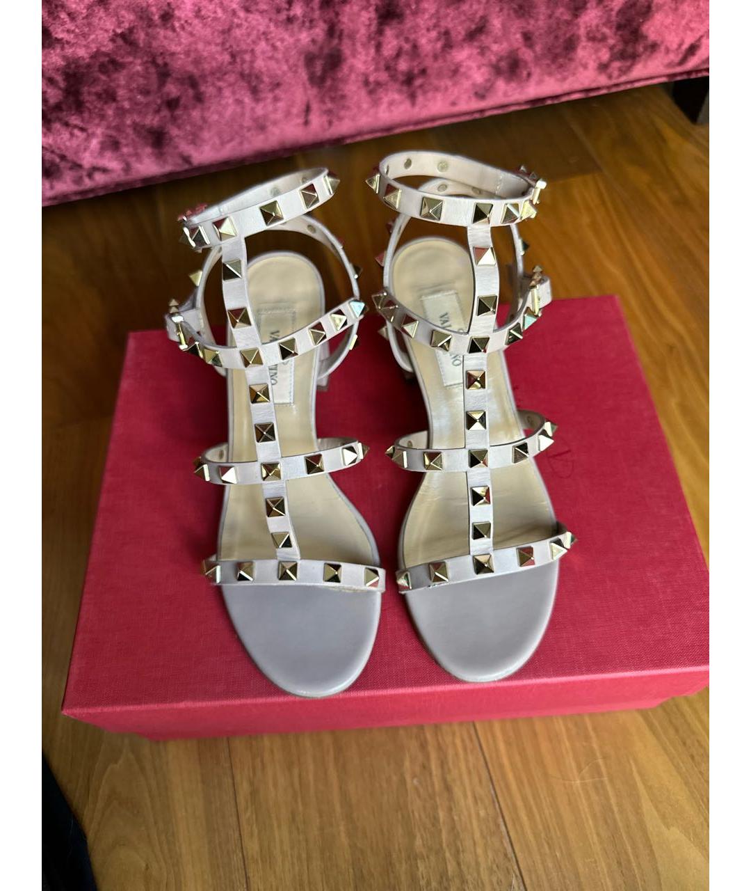 VALENTINO Бежевые кожаные босоножки, фото 2