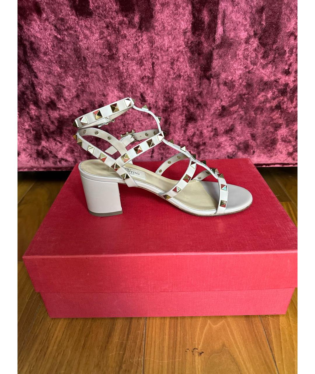 VALENTINO Бежевые кожаные босоножки, фото 5