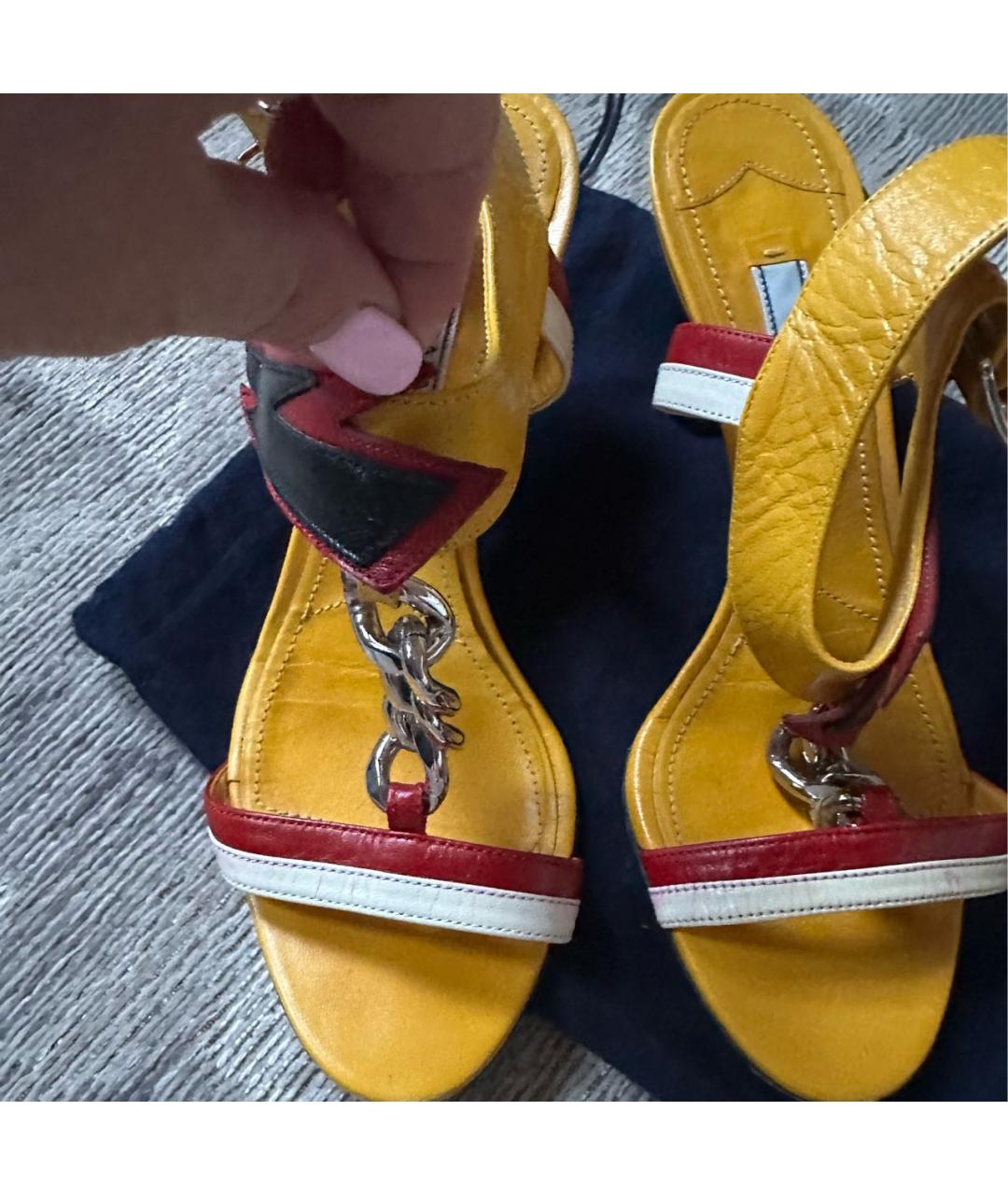 PRADA Желтые кожаные босоножки, фото 6