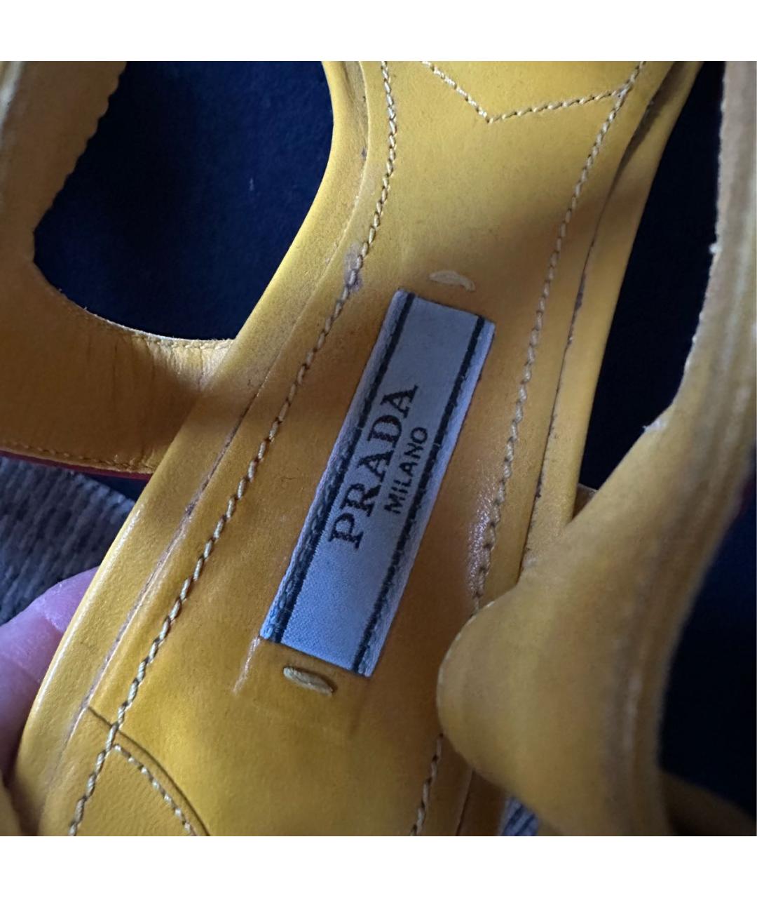 PRADA Желтые кожаные босоножки, фото 3