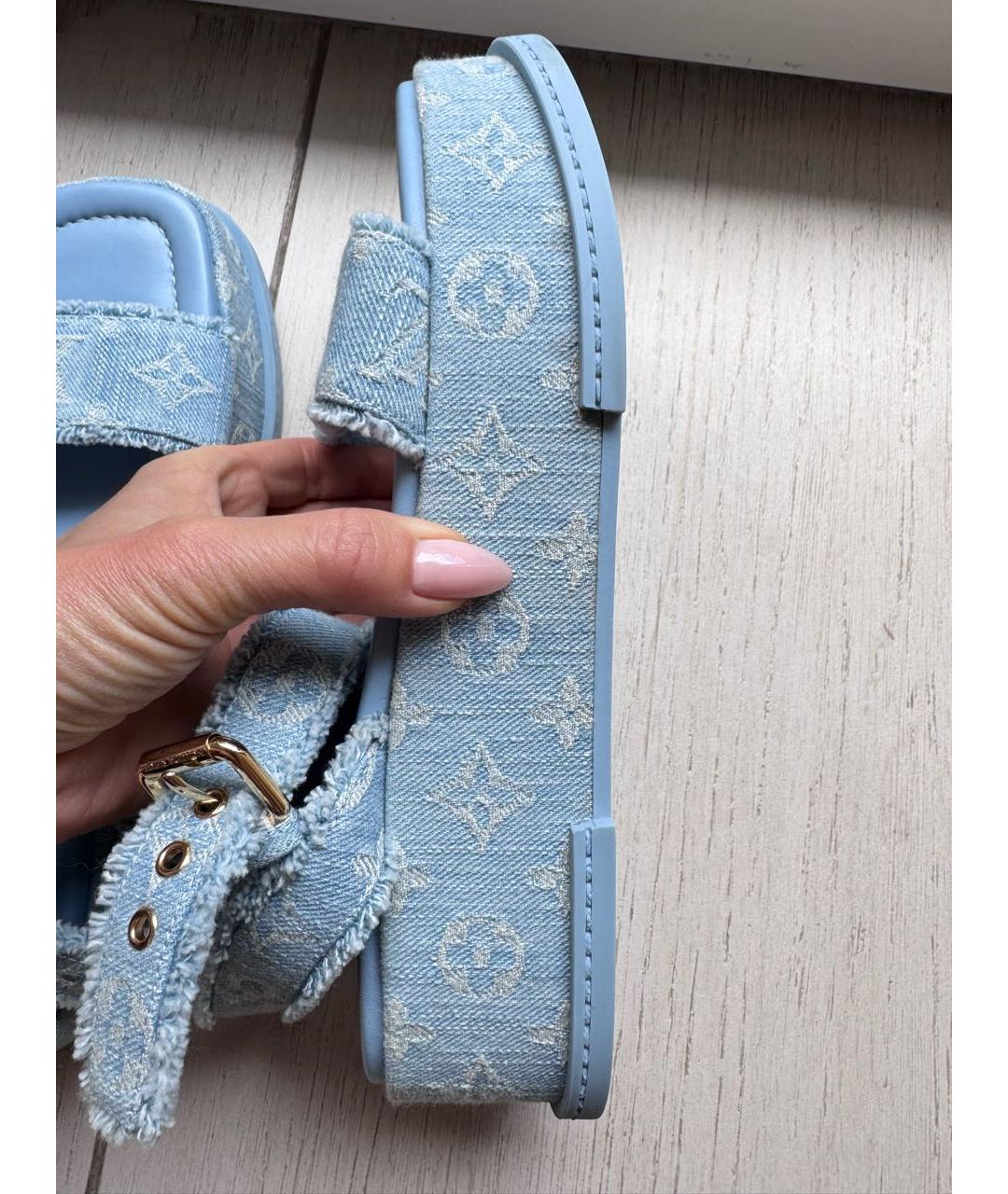 LOUIS VUITTON Голубые текстильные босоножки, фото 7