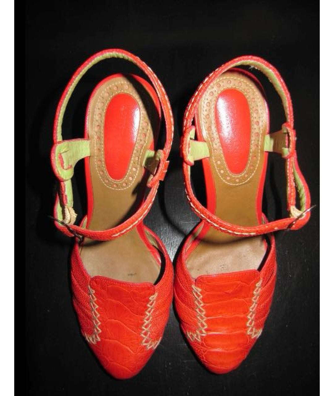 BOTTEGA VENETA Красные босоножки из экзотической кожи, фото 2