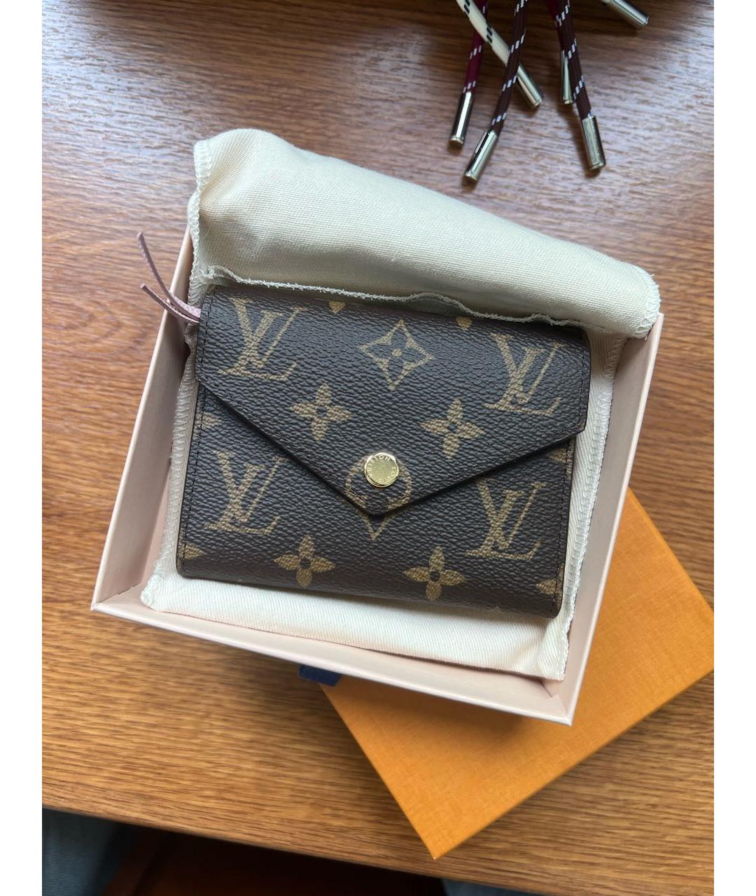 LOUIS VUITTON Коричневый кошелек, фото 5