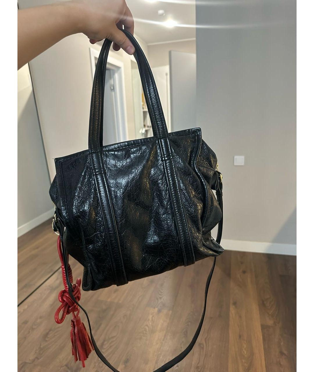 BALENCIAGA Черная сумка тоут из лакированной кожи, фото 5