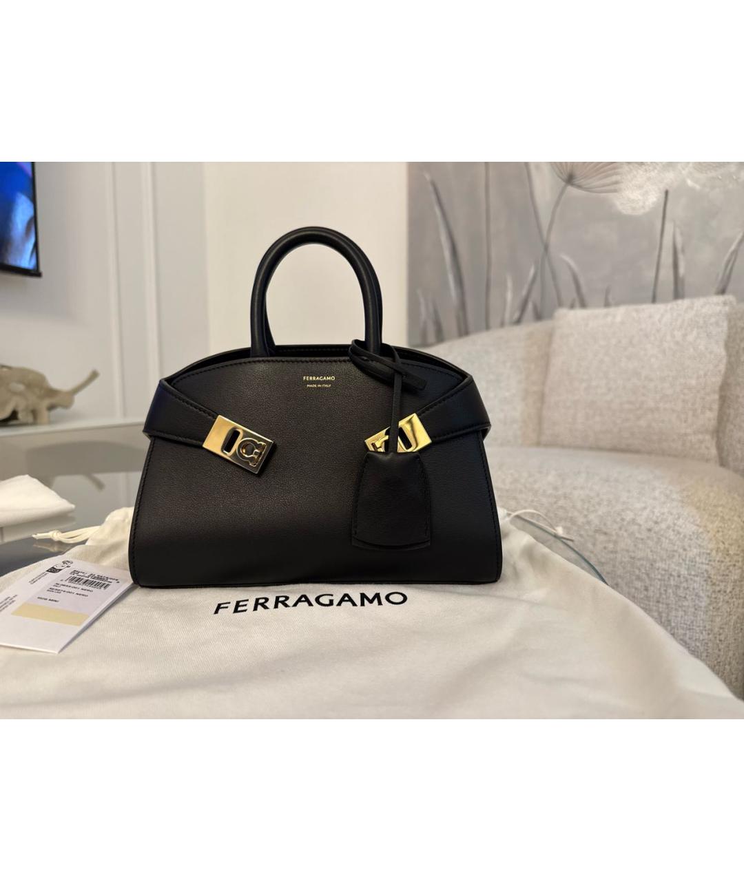 FERRAGAMO Черная кожаная сумка с короткими ручками, фото 2