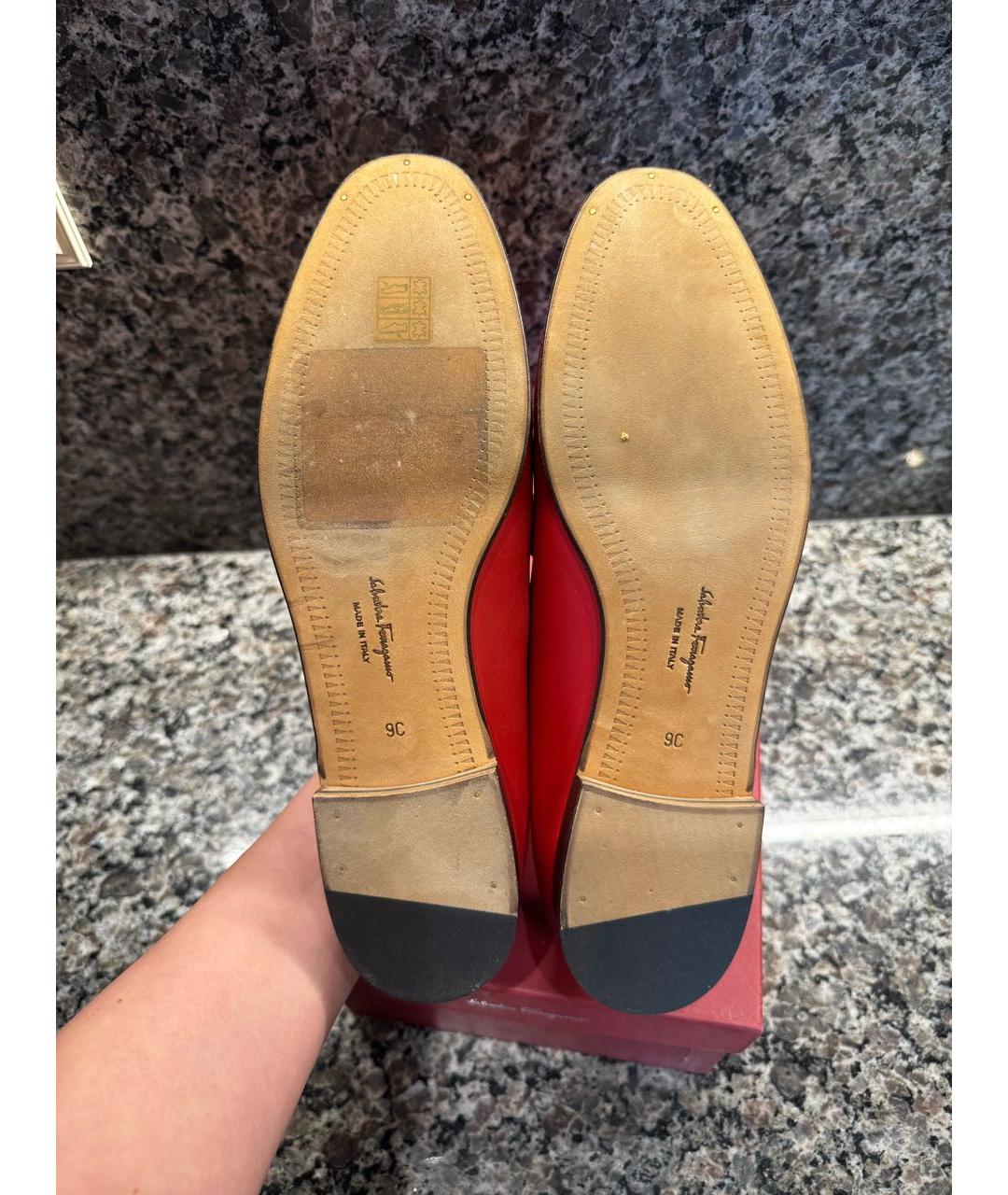 FERRAGAMO Красные кожаные лоферы, фото 4