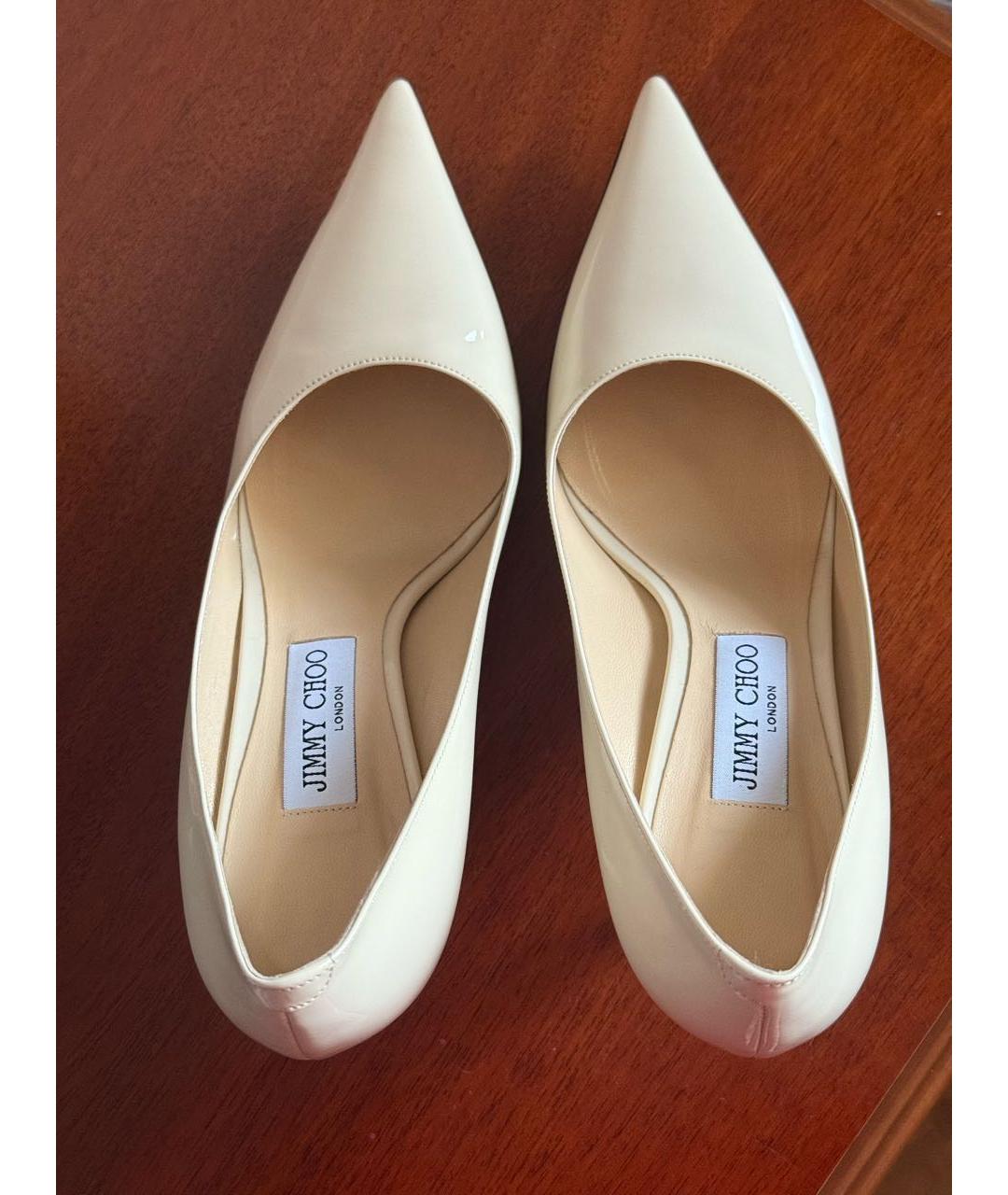 JIMMY CHOO Бежевые туфли из лакированной кожи, фото 3