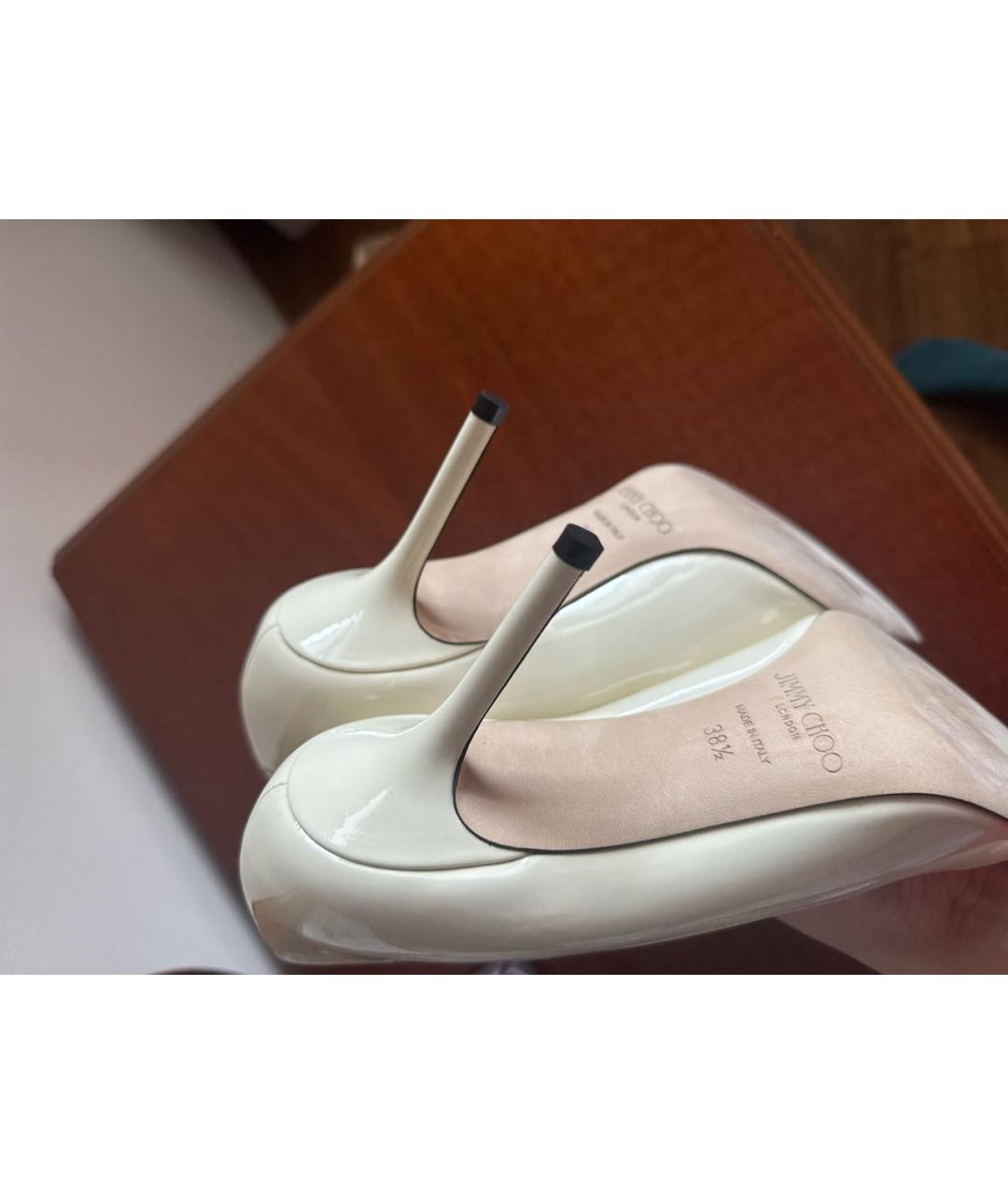 JIMMY CHOO Бежевые туфли из лакированной кожи, фото 7