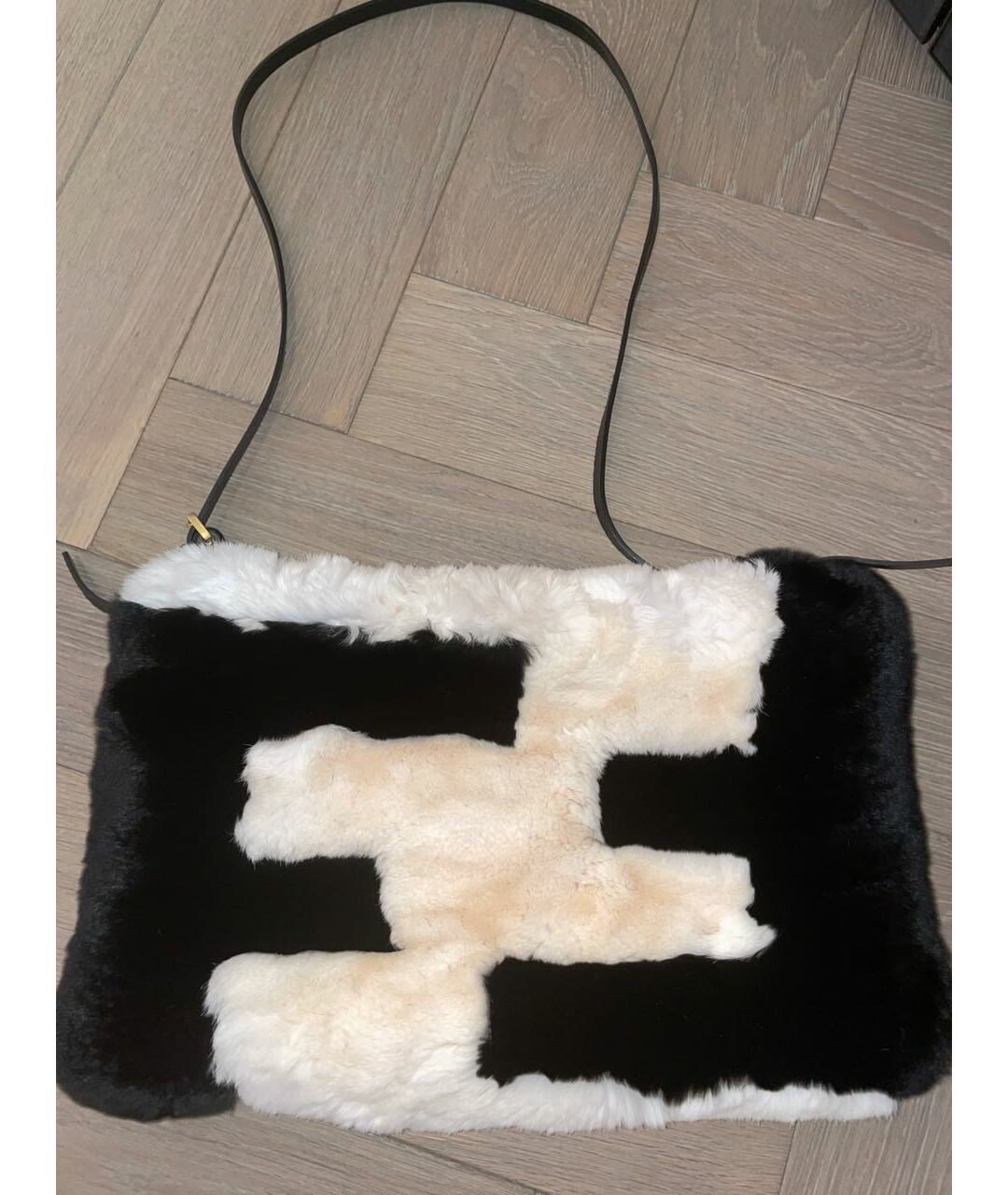 FENDI Черная меховая сумка тоут, фото 4
