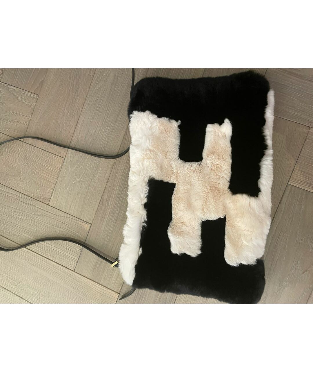 FENDI Черная меховая сумка тоут, фото 3