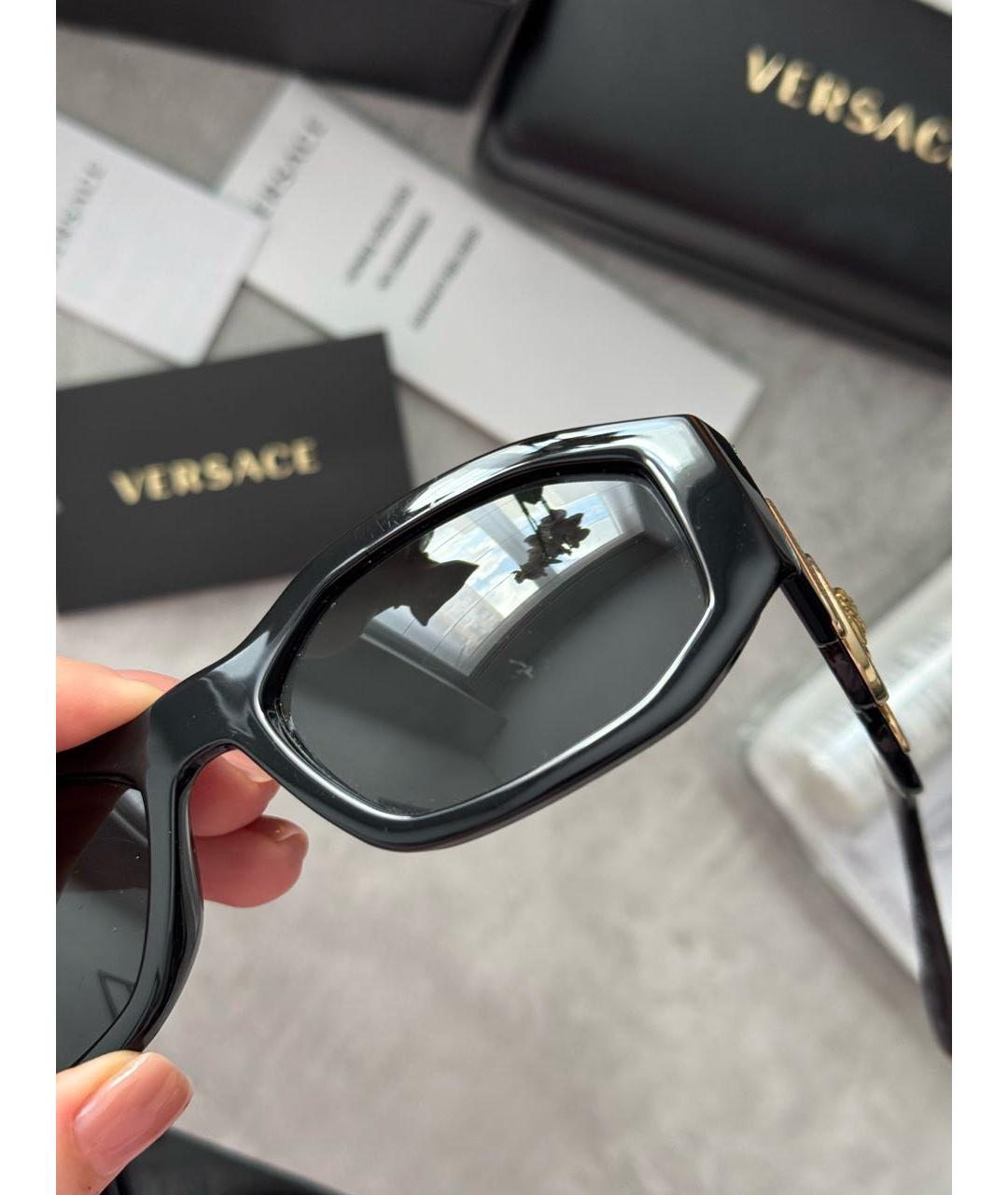 VERSACE Черные пластиковые солнцезащитные очки, фото 8
