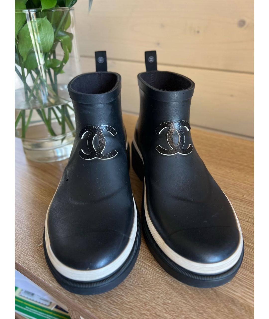CHANEL Черные резиновые полусапоги, фото 2