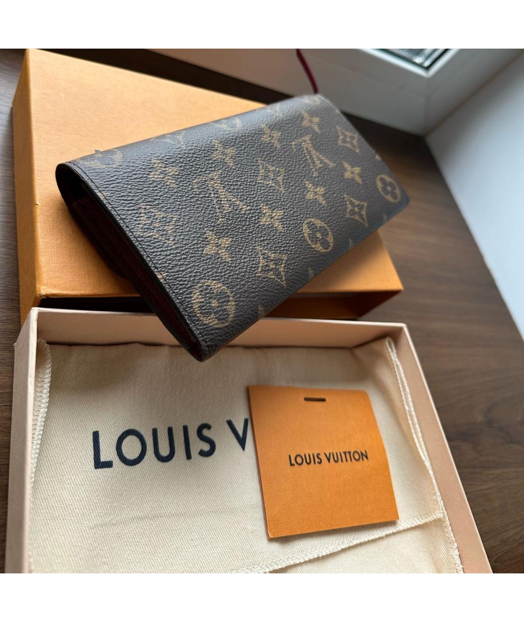 LOUIS VUITTON Коричневый кожаный кошелек, фото 3