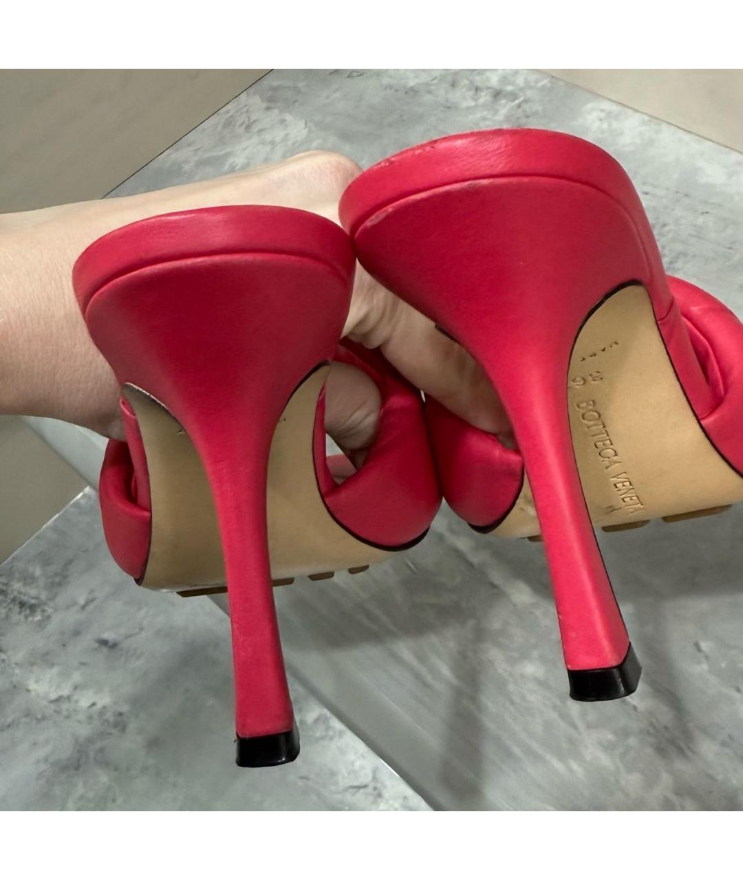 BOTTEGA VENETA Коралловые кожаные мюли, фото 4