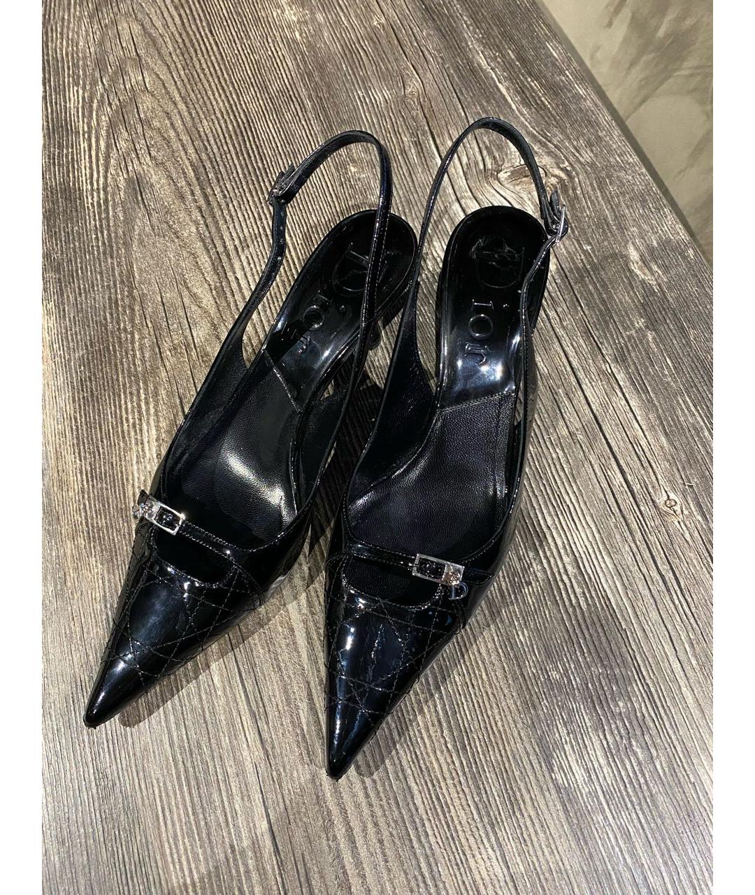 CHRISTIAN DIOR Черные босоножки из лакированной кожи, фото 3