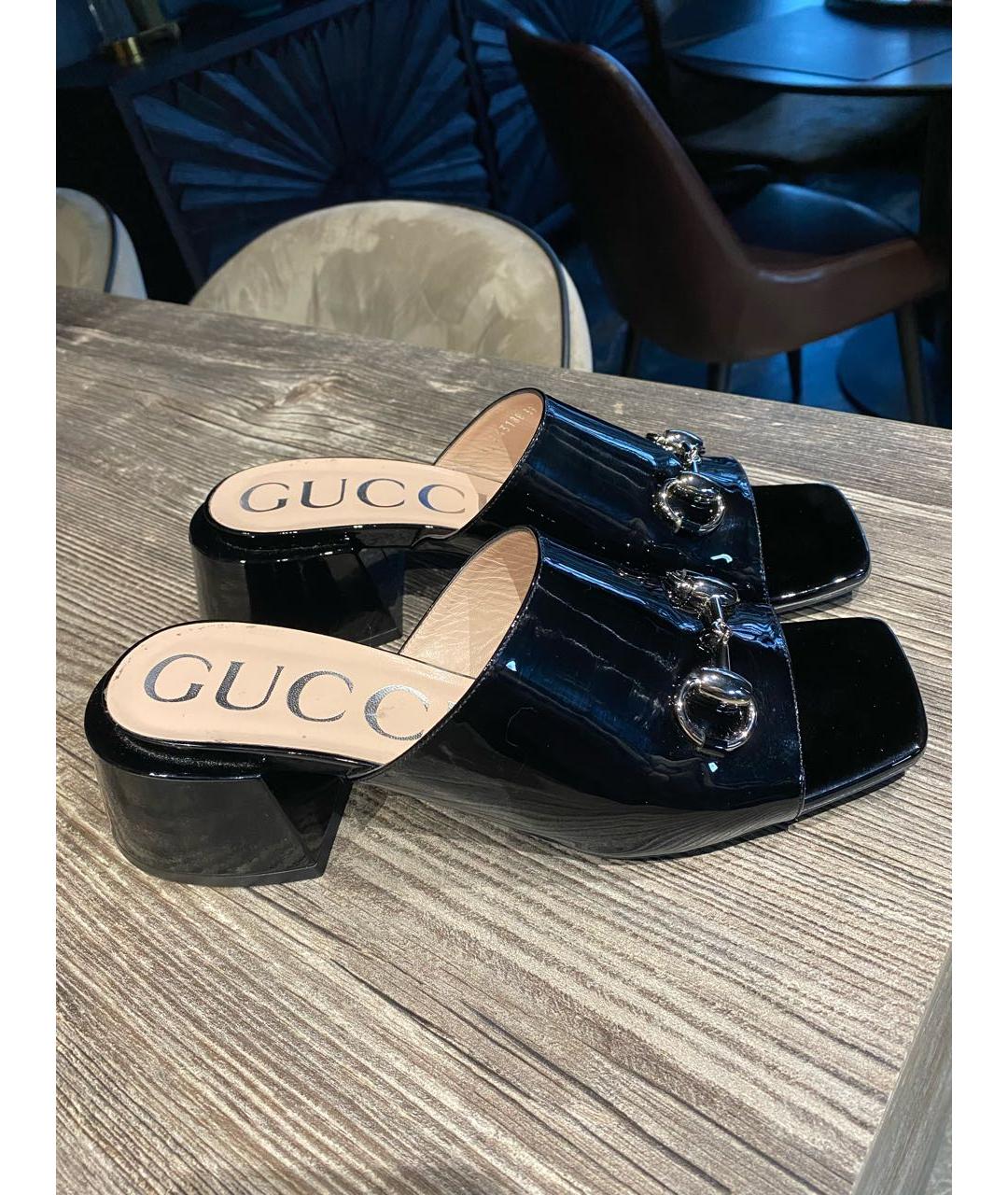 GUCCI Черные мюли из лакированной кожи, фото 2