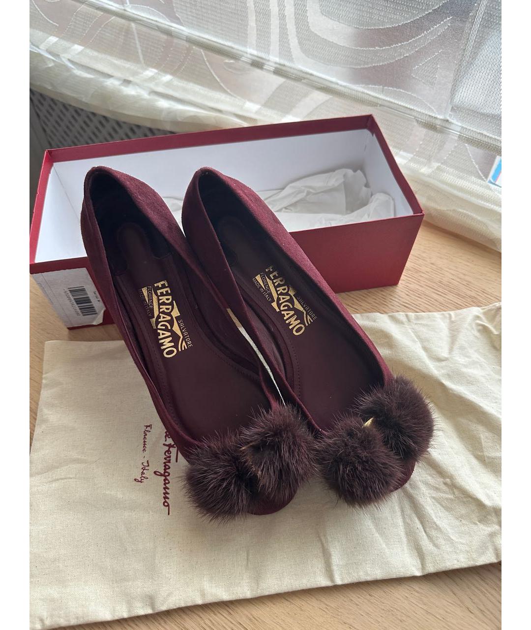 FERRAGAMO Коралловые балетки из лакированной кожи, фото 2