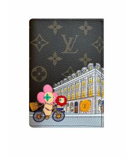 LOUIS VUITTON Обложка/футляр