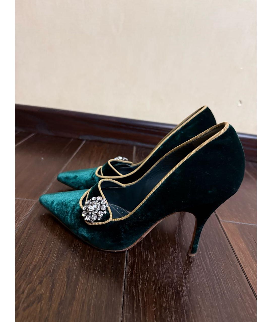 MANOLO BLAHNIK Зеленые бархатные туфли, фото 2