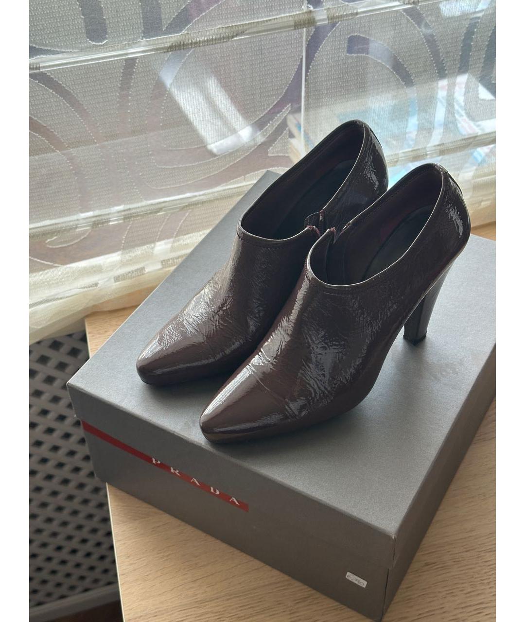 PRADA Бордовые ботильоны из лакированной кожи, фото 3