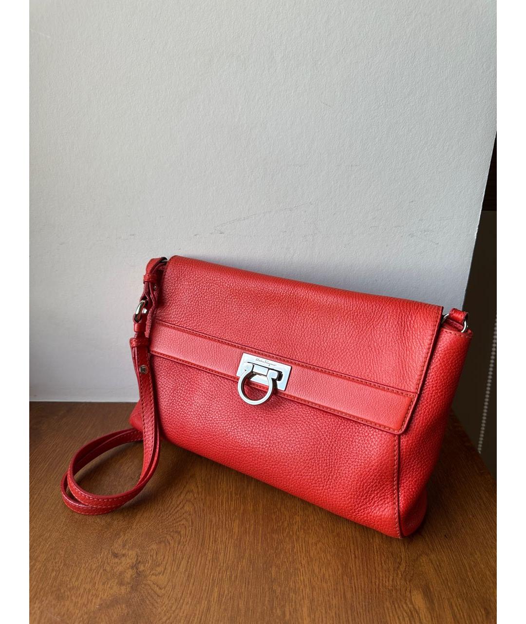 FERRAGAMO Оранжевая кожаная сумка через плечо, фото 2