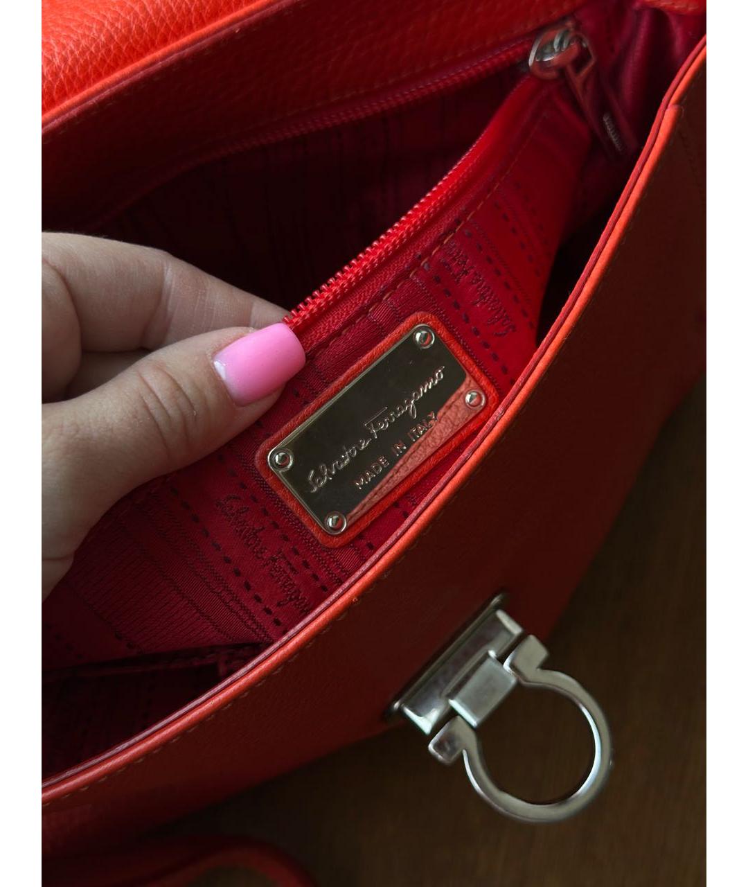 FERRAGAMO Оранжевая кожаная сумка через плечо, фото 4