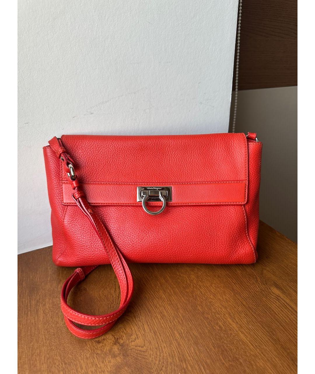 FERRAGAMO Оранжевая кожаная сумка через плечо, фото 8