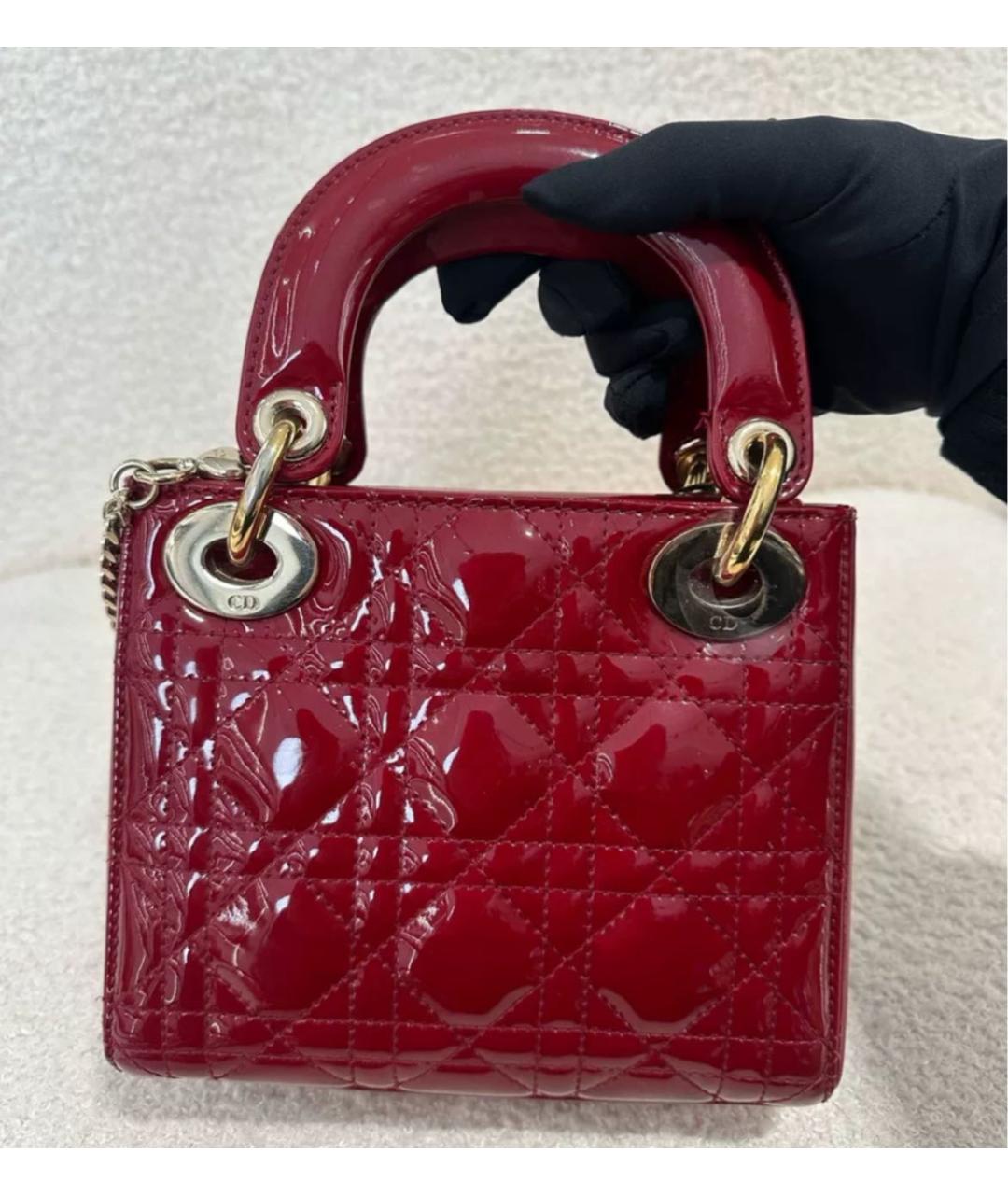 CHRISTIAN DIOR Красная сумка с короткими ручками из лакированной кожи, фото 3