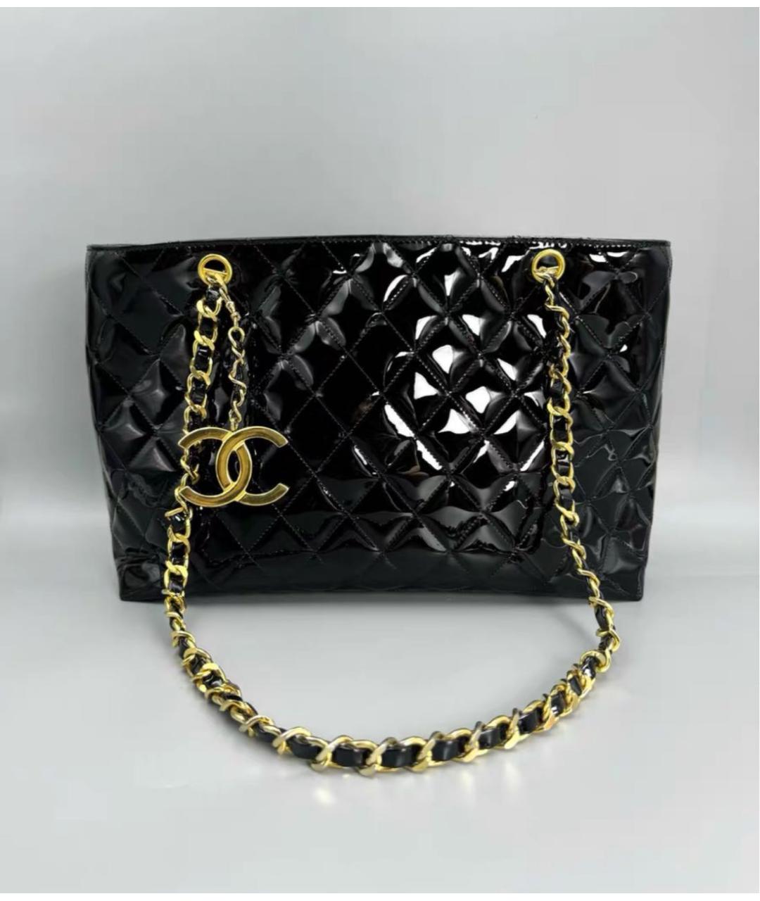 CHANEL Черная сумка тоут из лакированной кожи, фото 2