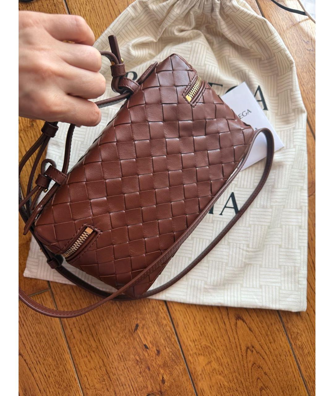 BOTTEGA VENETA Бордовая кожаная сумка с короткими ручками, фото 6