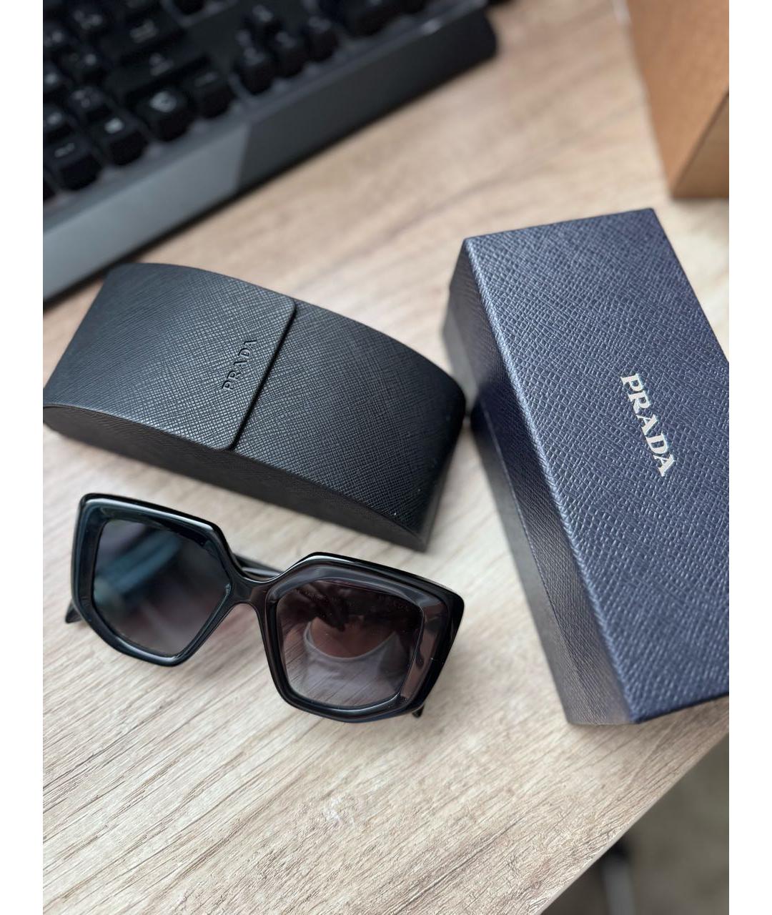 PRADA Черные пластиковые солнцезащитные очки, фото 2