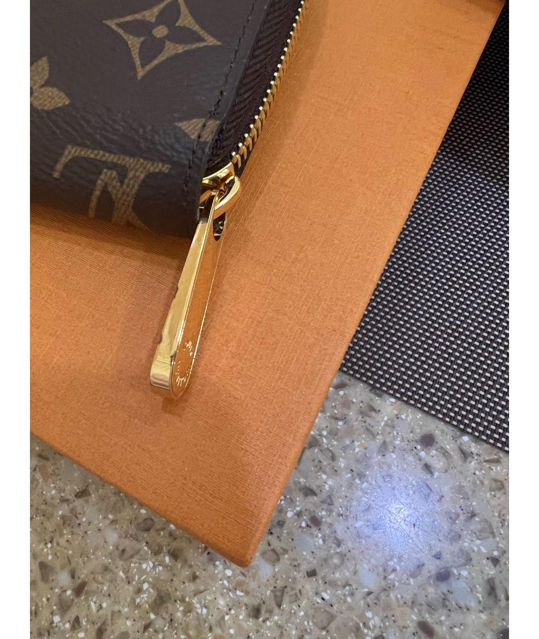 LOUIS VUITTON Коричневый кошелек, фото 8