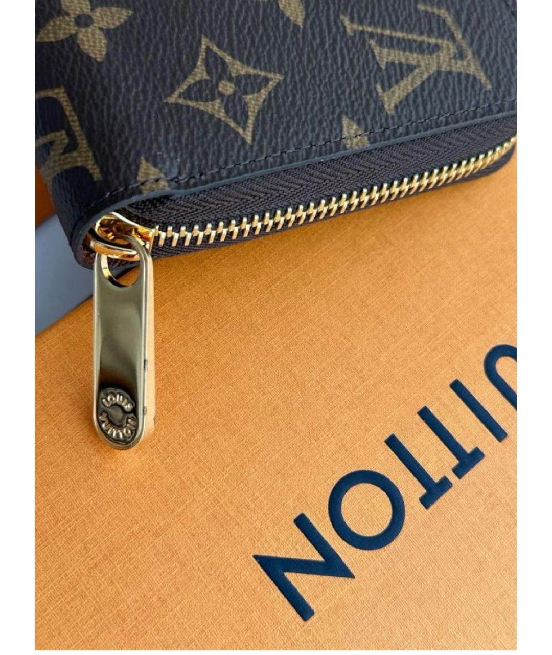LOUIS VUITTON Коричневый кошелек, фото 6