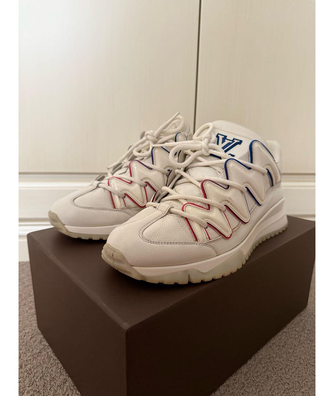 LOUIS VUITTON Белые кожаные низкие кроссовки / кеды, фото 2