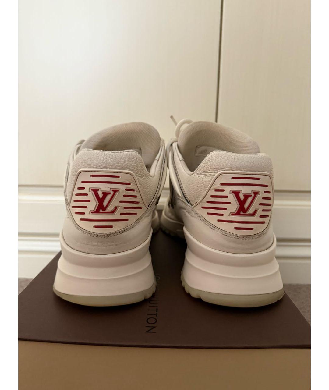 LOUIS VUITTON Белые кожаные низкие кроссовки / кеды, фото 3