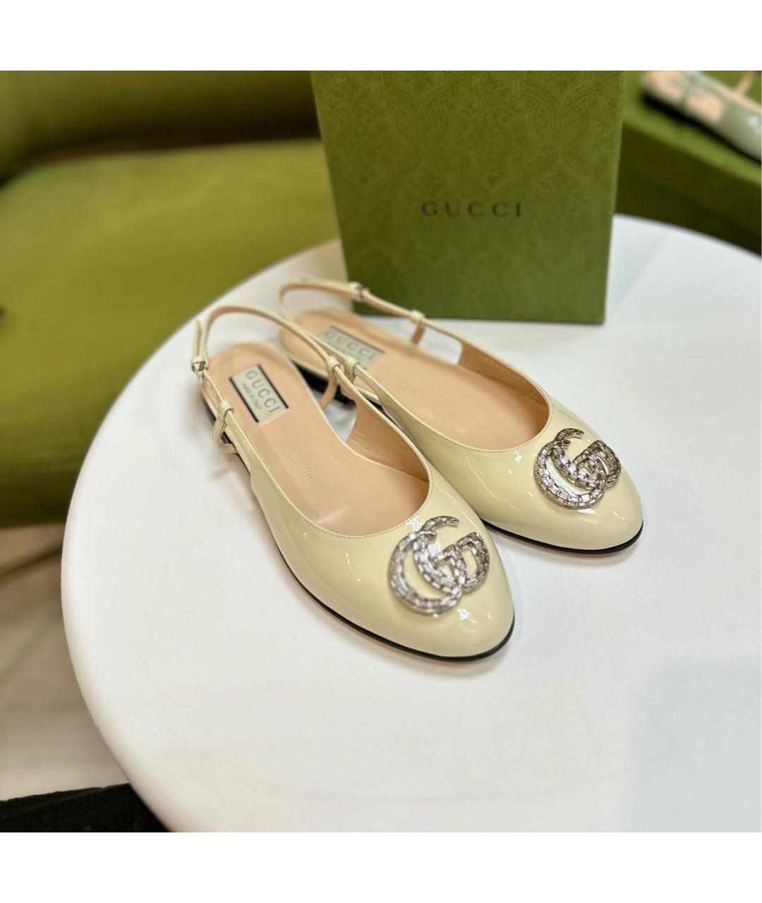 GUCCI Бежевые балетки из лакированной кожи, фото 5
