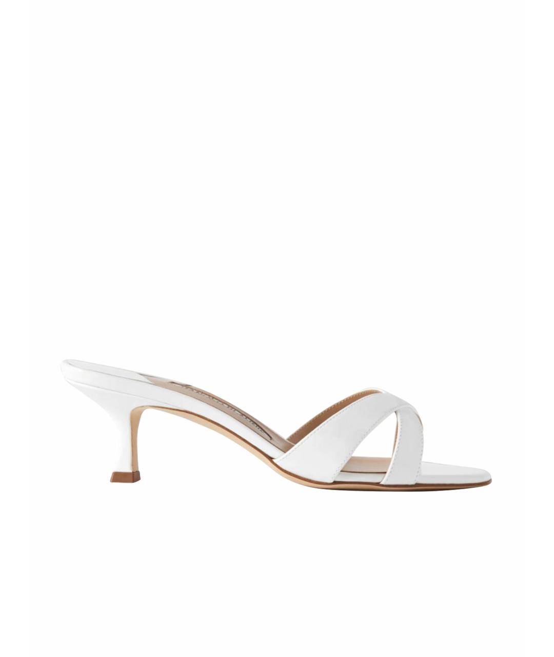 MANOLO BLAHNIK Белые мюли из лакированной кожи, фото 1