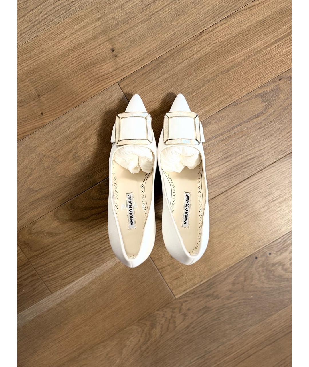 MANOLO BLAHNIK Белые текстильные туфли, фото 3