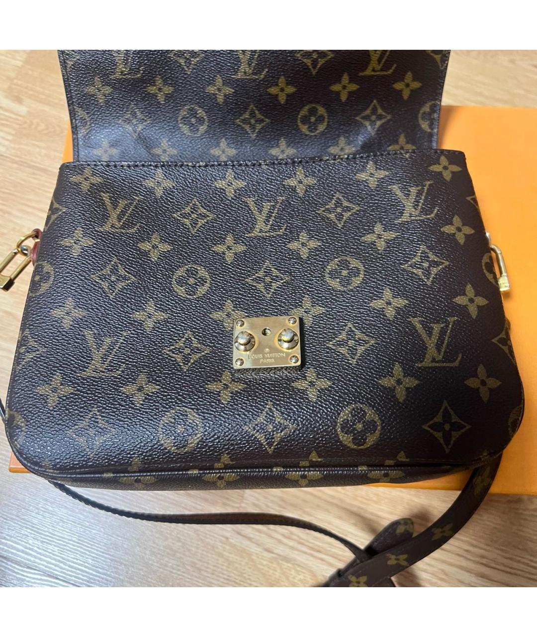 LOUIS VUITTON Коричневая сумка с короткими ручками, фото 4