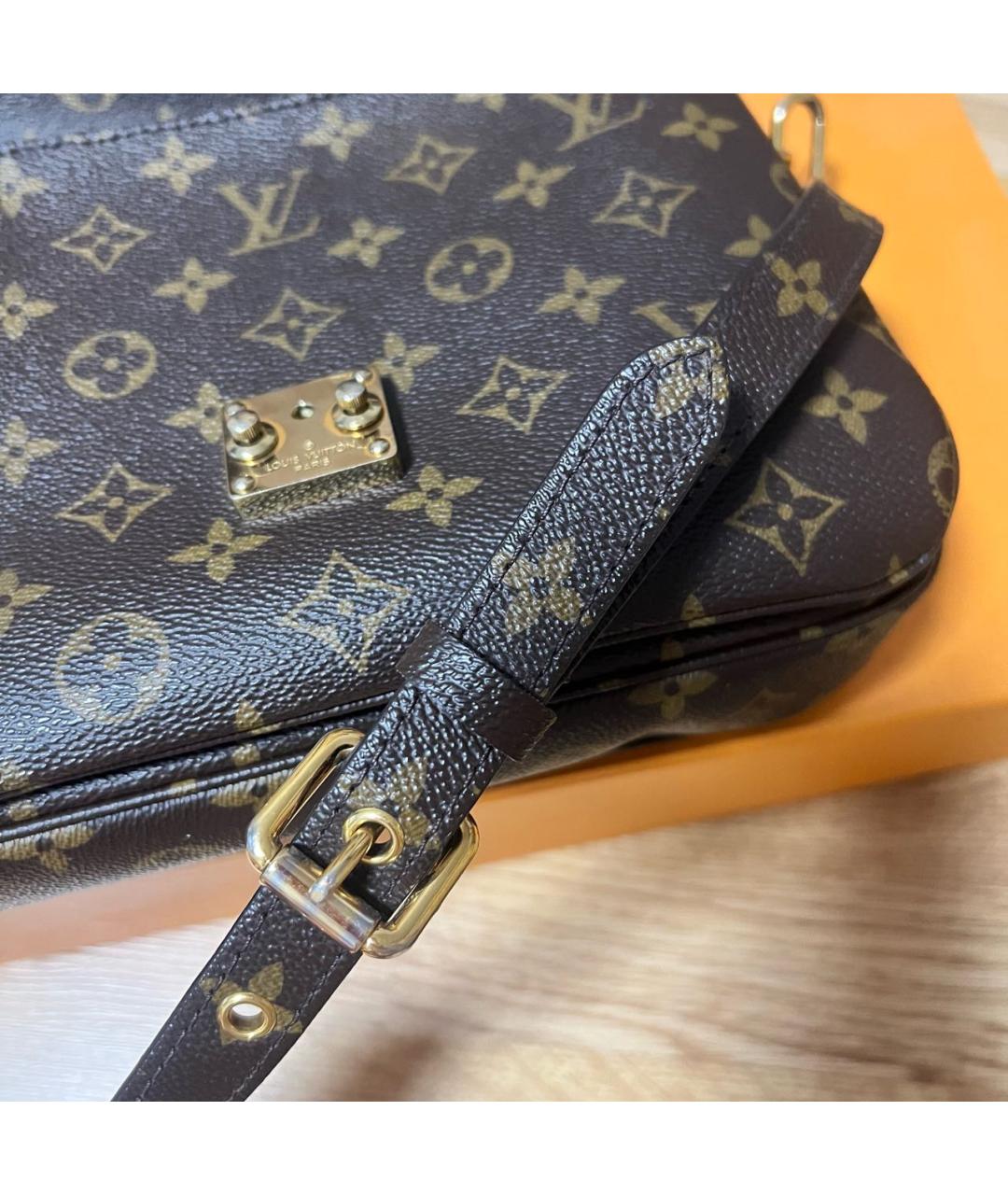 LOUIS VUITTON Коричневая сумка с короткими ручками, фото 7