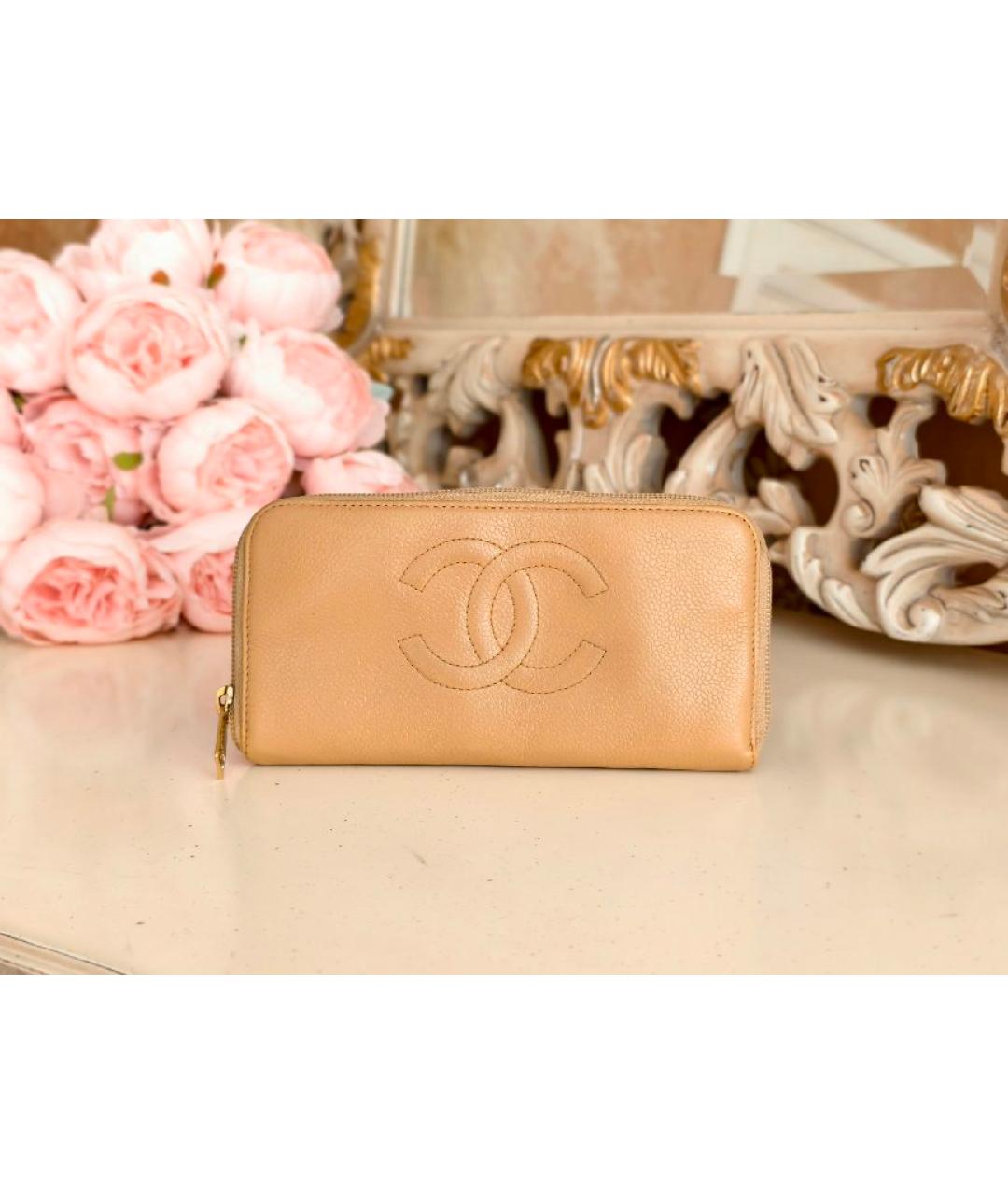 CHANEL Бежевый кожаный кошелек, фото 8