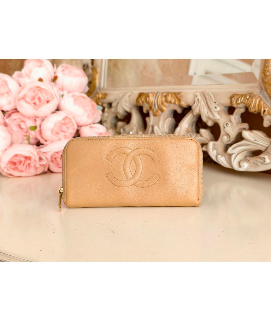 CHANEL Бежевый кожаный кошелек, фото 7
